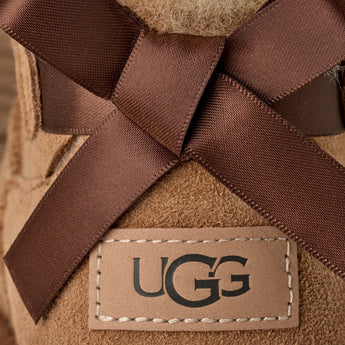 Cizme UGG Ultra Mini Bailey Bow