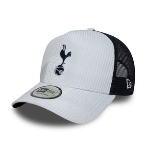 Căciulă New Era 9Forty Trucker Pattern Knit E-Frame Tottenham Hotspur Albă