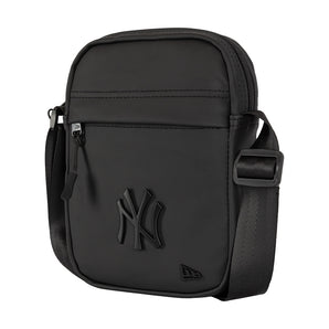 Geanta de umar New Era New York Yankees Matte PU Side Neagră