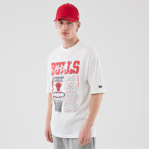 Tricou New Era Nba Graphic Oversized Chicago Bulls Alb