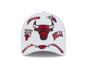 Șapcă New Era 9Forty M-Crown All Over Print Chicago Bulls Reglabilă Albă